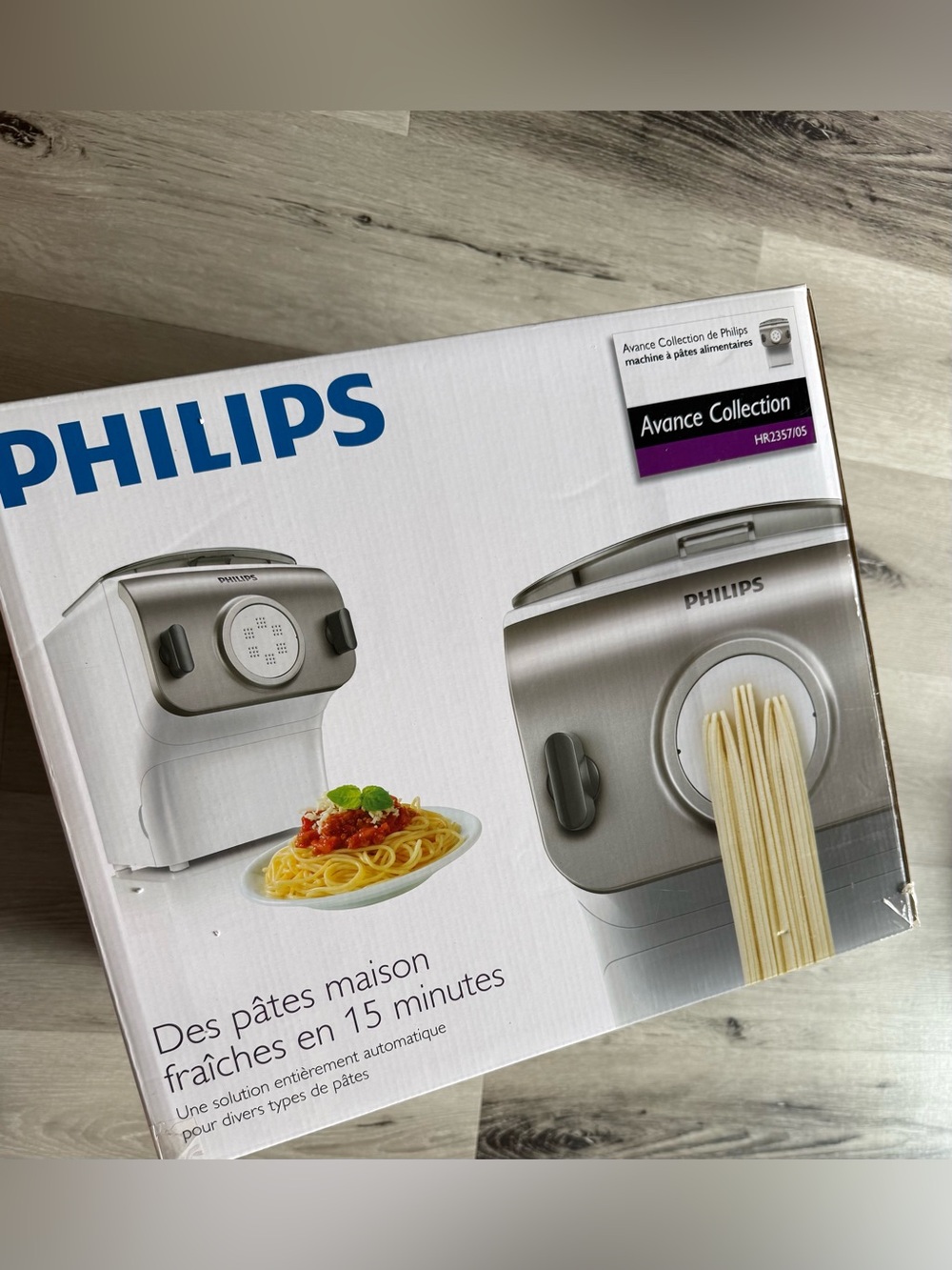 Like NEW Philips HR2357/05 Automatic Pasta and Noodle Maker, White - Silver Gray